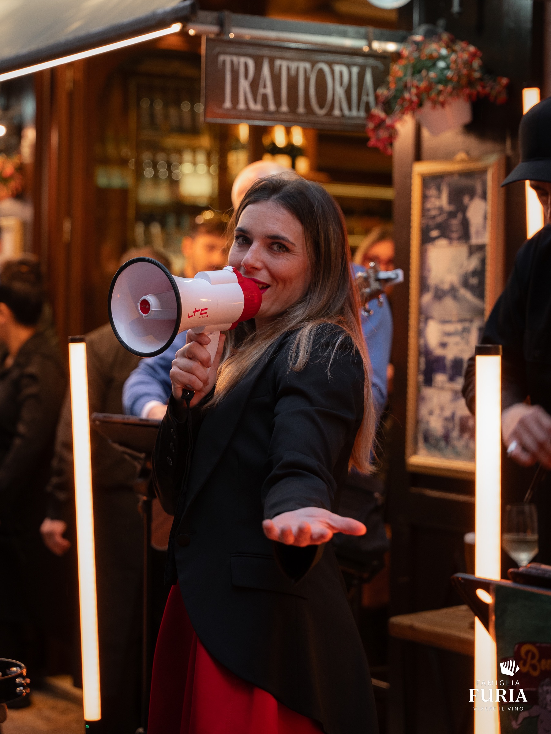 Commercial — FAMIGLIA FURIA — 1